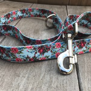 Floral Dog Leash: 4 foot Rose Print Traffic Lead